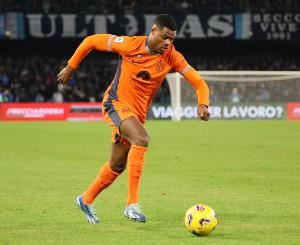 奥西利奥:巴萨没有正式接触我们谈邓弗里斯,解约条款很快到期