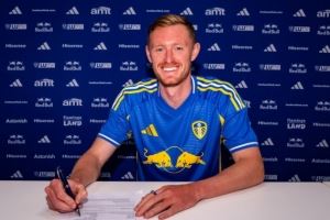 官方:利兹联签下纽卡中场肖恩-朗斯塔夫,据悉转会费超1200万镑