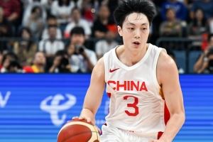 能攻善传!胡明轩8中4贡献14分4板6助仅1失误 正负值+26
