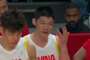 胡金秋:场上流血只是因为破了个小口子 不会影响后边的比赛