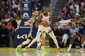 网友用库里Diss KD!KD光速回复:你爹都尊重我 你咋不行?