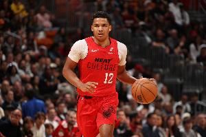 美记:凯-琼斯尚未与热火正式谈判 德鲁-史密斯有可能重返迈阿密