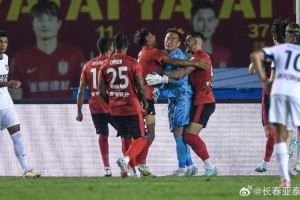 吴亚轲右腿膝关节外侧半月板损伤,需要3-5个月的康复时间
