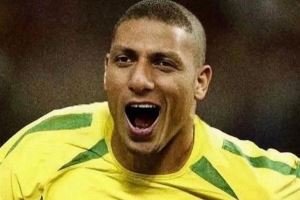 今日趣图:什么!赖因德斯才5500万?把1500万浮动给米兰老铁送去