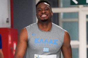 希腊主帅谈字母哥哥:我不会给任何人开后门 他带来了极大的能量