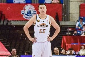 媒体人:上赛季后很多人猜测大韩要退役 这一天来了还是有些失落
