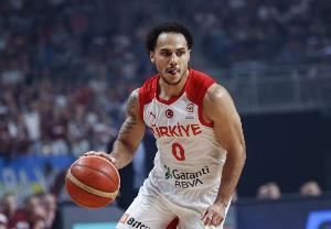 曾在NBA效力4个赛季!拉金13中7高效得23分2板9助 轰中5记三分