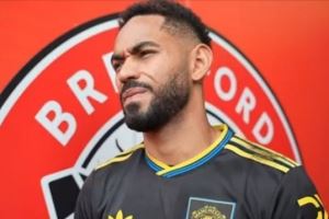 生无可恋!库尼亚在曼联输球后无奈回答:非常沮丧,不知道说啥