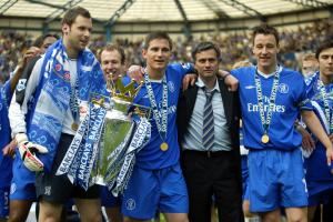 仅15粒丢球空前绝后!穆帅的首个英超赛季:29胜8平1负,95分夺冠