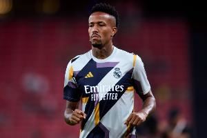 记者:米利唐今日正常训练,可以出战比利亚雷亚尔