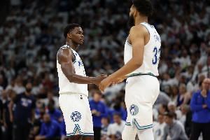 唐斯:看到华子成功我骄傲 总会路过阿迪门店就为了看他的海报