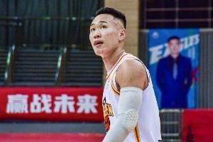 贺希宁:我们自己准备好 无论是金牌还是什么 它自然会到手里的