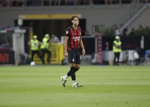 里奇:上半场我们的失误太多,下半场有所改善并展现了实力