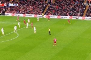  埃基蒂克头球破门，VAR裁定越位明显，进球无效