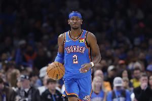 戴格诺特：亚历山大非常谦逊进步欲望极强 攻防领导力在持续提升