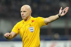 称遭不公对待！电讯报：英女超裁判起诉裁判公司，韦伯将出庭作证