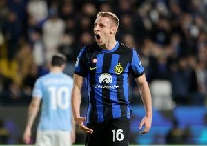  记者：在安古伊萨受伤后，那不勒斯将引援目光望向弗拉泰西