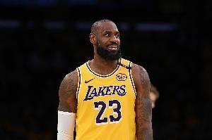  文胖:詹姆斯能打出最佳二阵水平就太棒了 他能给湖人带来容错空间