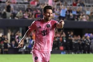  前队友：你在诺坎普看到梅西做的那些动作，他在小时候就做出来了